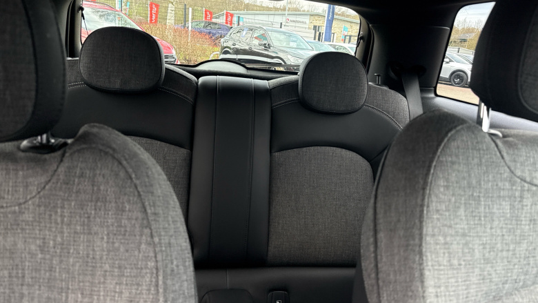 MINI Hatchback 135kW Cooper S Level 2 33kWh 3dr Auto Electric Hatchback